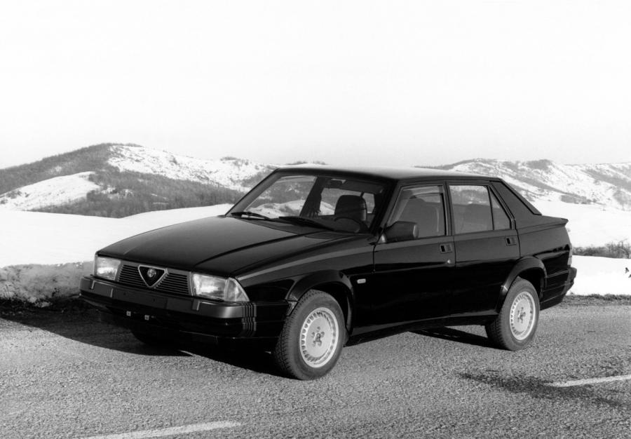  Alfa Romeo 75 6V 3.0 America (162B) 1987 года  (фото 1 из 6)